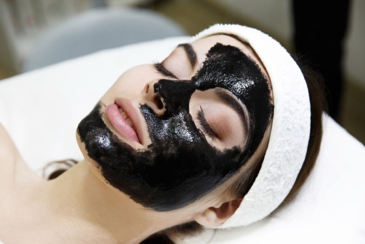 What Are the Benefits of Carbon Peeling?